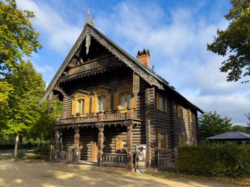 Alexandrowka Haus 1